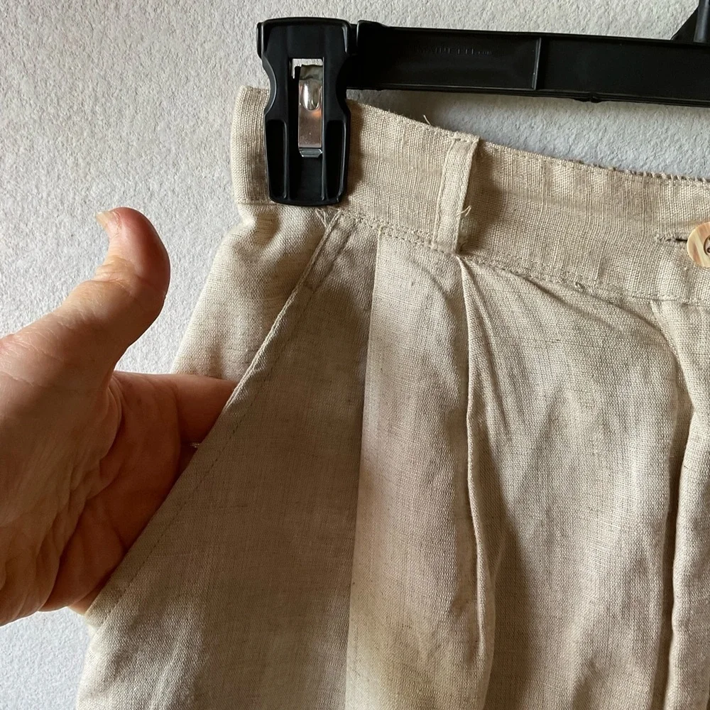 Beige Embroidered Women's Shorts. Linen blend. Size M